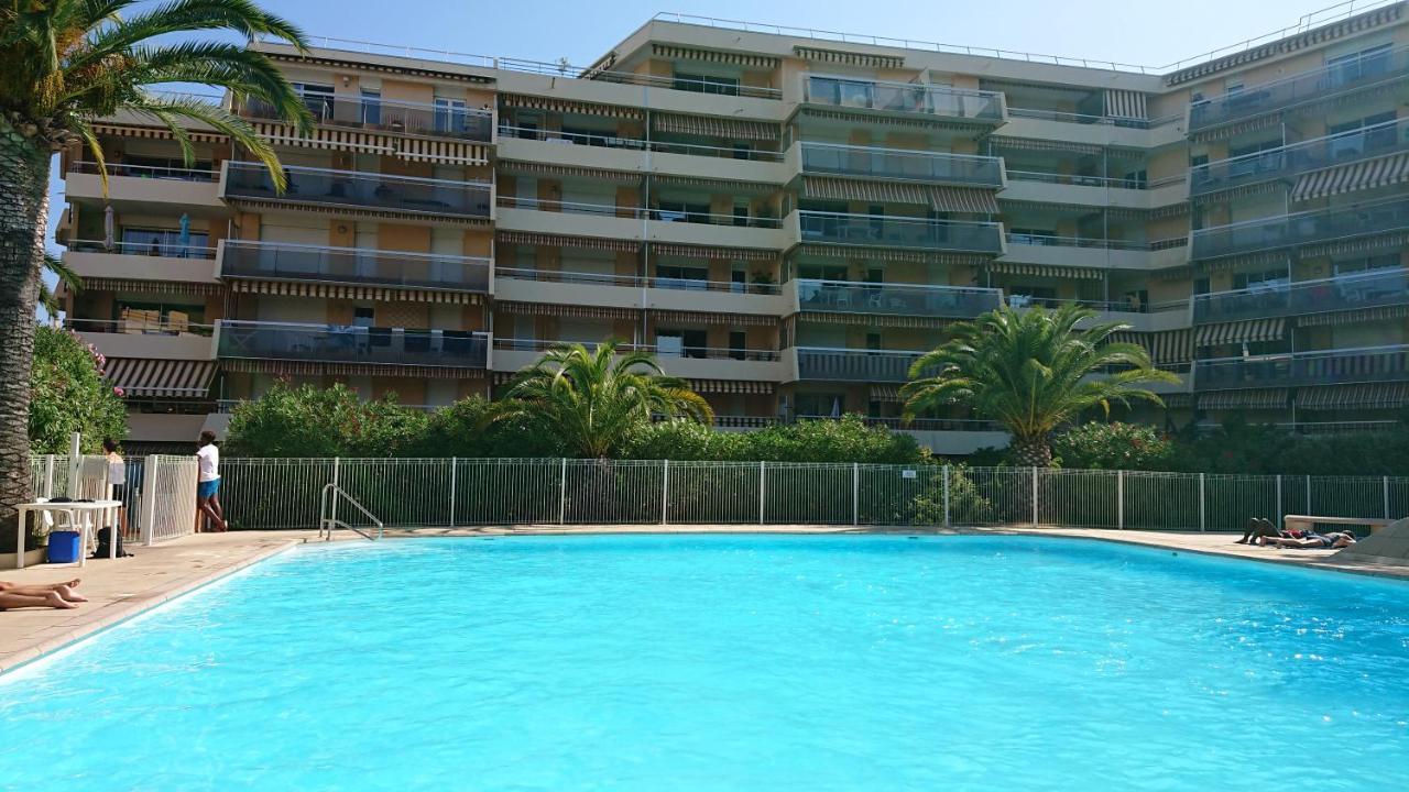 Frejus Plage, Appartement Entier , Piscine,Parking,Plage A 200M Exterior foto