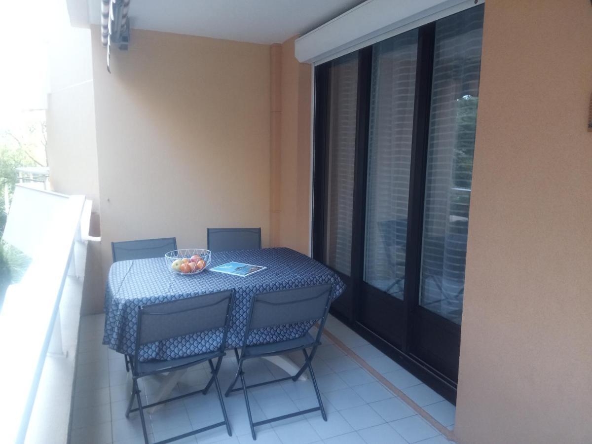 Frejus Plage, Appartement Entier , Piscine,Parking,Plage A 200M Exterior foto